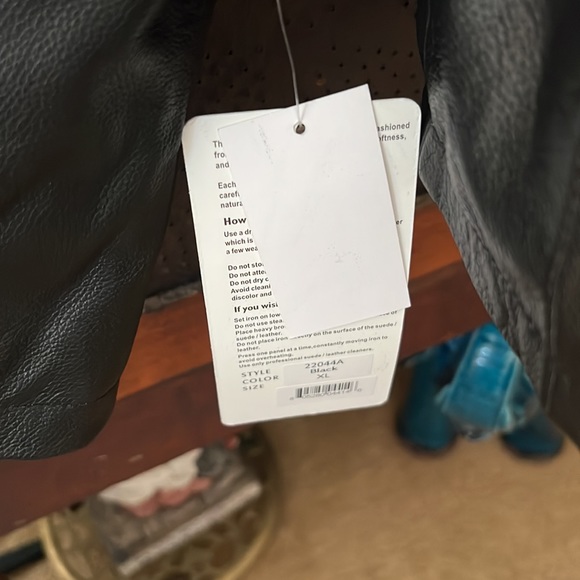 NWT Mens Size Medium Vintage Leather Jacket - Picture 6 of 10